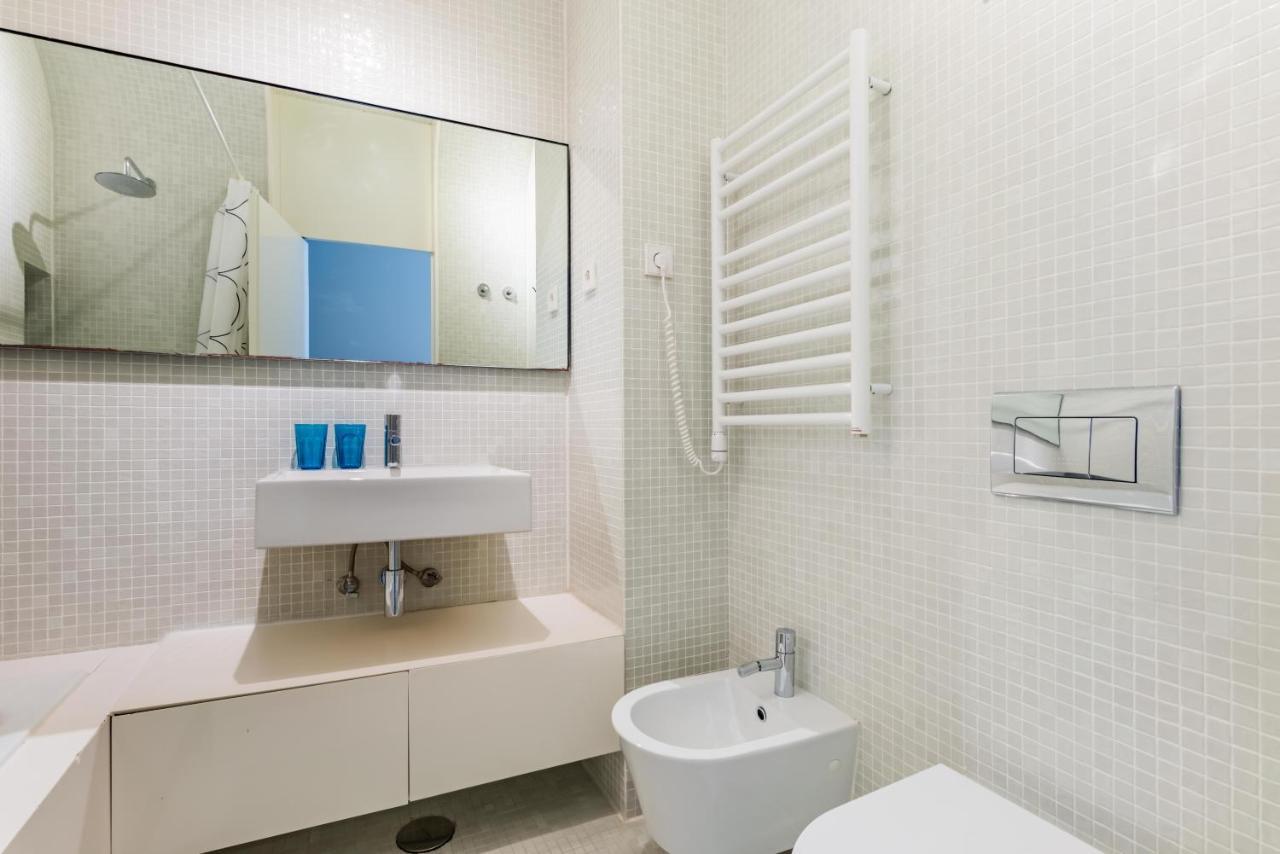 Chiado Prime Garrett Apartment Lisbon Bagian luar foto