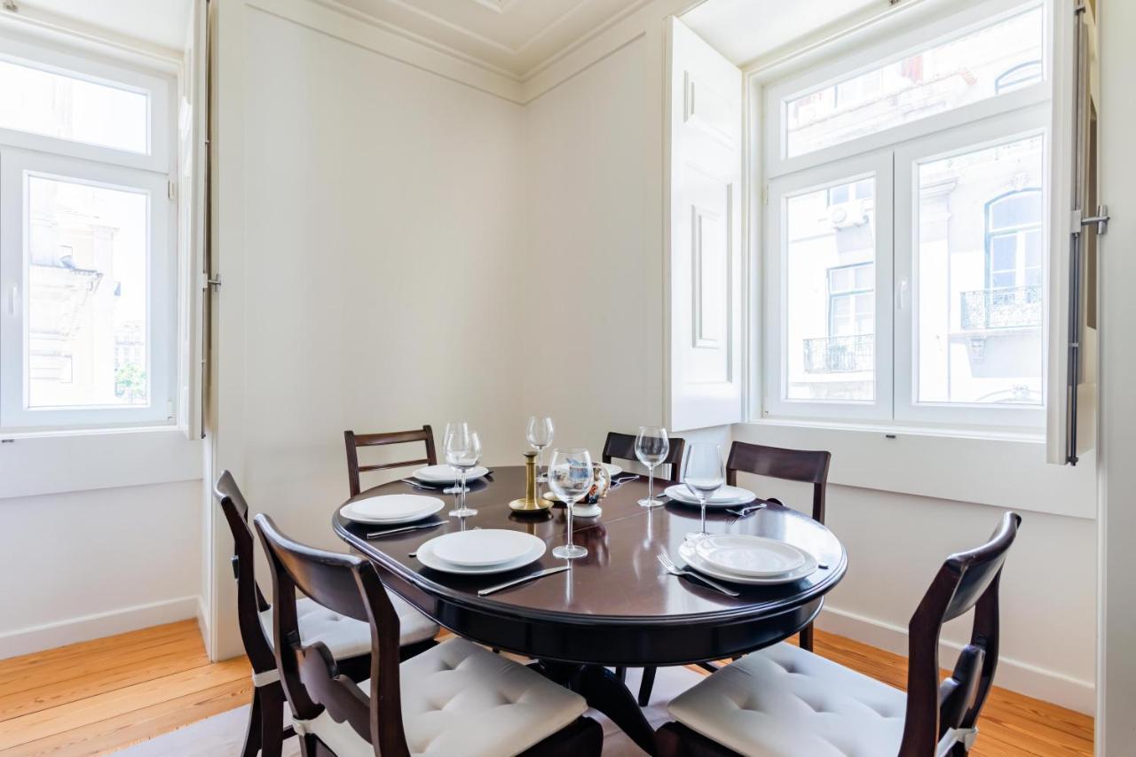 Chiado Prime Garrett Apartment Lisbon Bagian luar foto